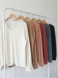 Remera cuello V MUR [Lanilla tejido canelon]