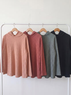 Remera con capucha ONA [Lanilla tejido canelon]