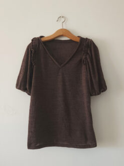 Remera con volado DUFF [Algodón flame] - Chocolate